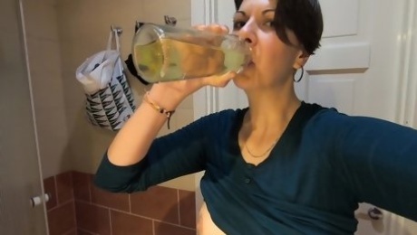 Girlfriend Drinks Her Own Pee From Bottle