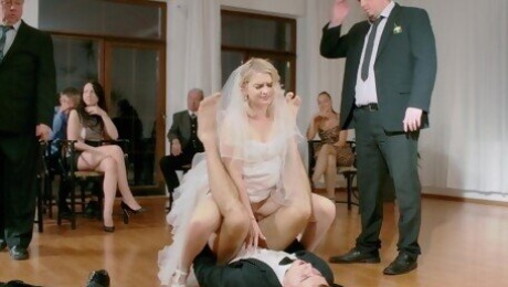 Bride tries heavy duty dick right on her wedding day