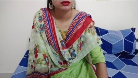 xxx Indian Desi step-mom ne sex ki lat laga di full hindi video xxx big boobs Saarabhabhi6 clear Hindi audio  horny sexy