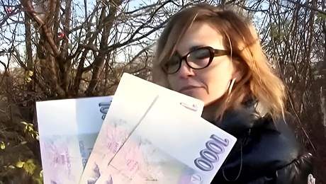 Gambling Noname's missionary sex